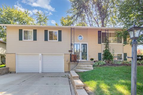 Photo of 795 Plymouth Road, Hoffman Estates, IL 60192 (MLS # 12484569) Photo of 795 Plymouth Road, Hoffman Estates, IL 60192 (MLS # 12484569)