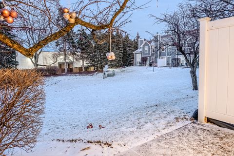 Tiny photo for 142 Kennebunk Court, Glendale Heights, IL 60139 (MLS # 12589251)