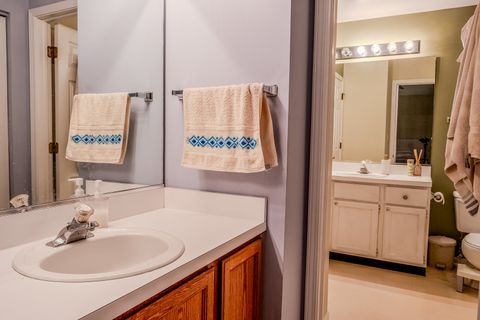 Tiny photo for 142 Kennebunk Court, Glendale Heights, IL 60139 (MLS # 12589251)