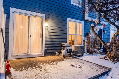 Tiny photo for 142 Kennebunk Court, Glendale Heights, IL 60139 (MLS # 12589251)