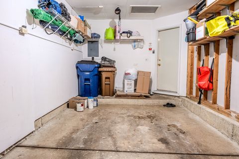 Tiny photo for 142 Kennebunk Court, Glendale Heights, IL 60139 (MLS # 12589251)