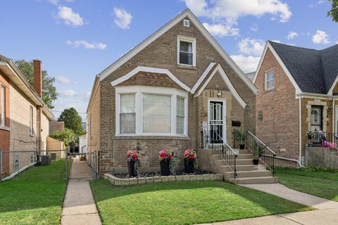 Tiny photo for 6973 W Nelson Street, Chicago, IL 60634 (MLS # 12712399)