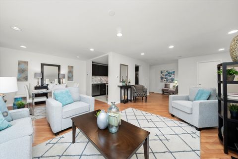 Tiny photo for 222 Washington Boulevard #101, Oak Park, IL 60302 (MLS # 12501962)