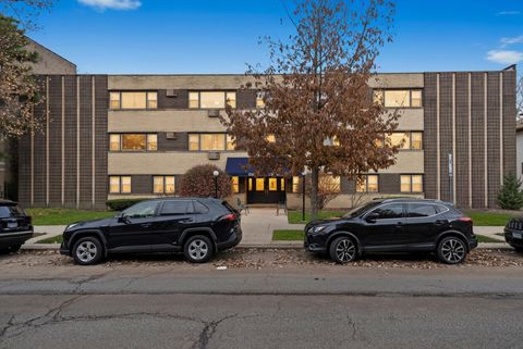 Tiny photo for 222 Washington Boulevard #101, Oak Park, IL 60302 (MLS # 12501962)
