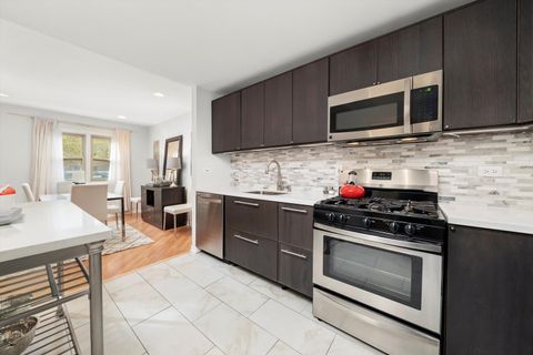 Tiny photo for 222 Washington Boulevard #101, Oak Park, IL 60302 (MLS # 12501962)