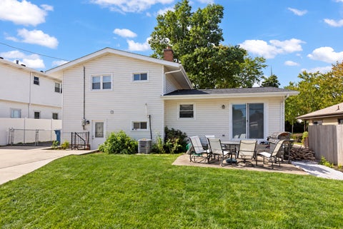 Tiny photo for 639 N Indiana Street, Elmhurst, IL 60126 (MLS # 12769021)