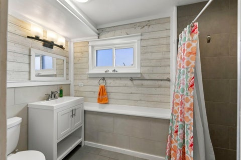 Tiny photo for 639 N Indiana Street, Elmhurst, IL 60126 (MLS # 12769021)