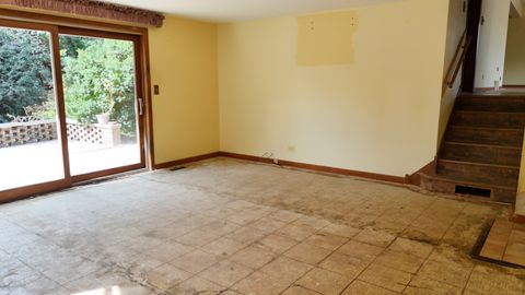 Tiny photo for 494 E Atwood Court, Elmhurst, IL 60126 (MLS # 12383051)