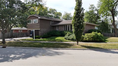 Tiny photo for 494 E Atwood Court, Elmhurst, IL 60126 (MLS # 12383051)
