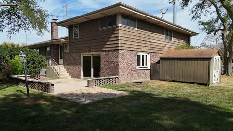 Tiny photo for 494 E Atwood Court, Elmhurst, IL 60126 (MLS # 12383051)