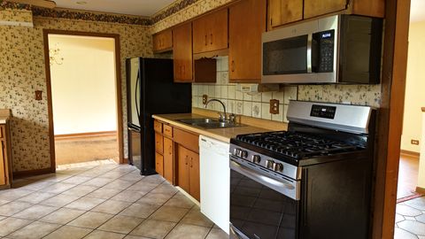 Tiny photo for 494 E Atwood Court, Elmhurst, IL 60126 (MLS # 12383051)