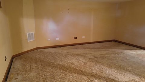 Tiny photo for 494 E Atwood Court, Elmhurst, IL 60126 (MLS # 12383051)