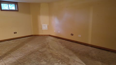 Tiny photo for 494 E Atwood Court, Elmhurst, IL 60126 (MLS # 12383051)