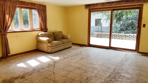 Tiny photo for 494 E Atwood Court, Elmhurst, IL 60126 (MLS # 12383051)
