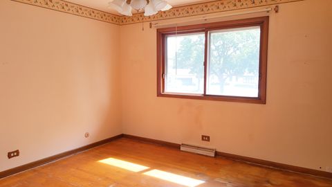 Tiny photo for 494 E Atwood Court, Elmhurst, IL 60126 (MLS # 12383051)