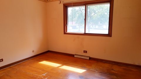 Tiny photo for 494 E Atwood Court, Elmhurst, IL 60126 (MLS # 12383051)