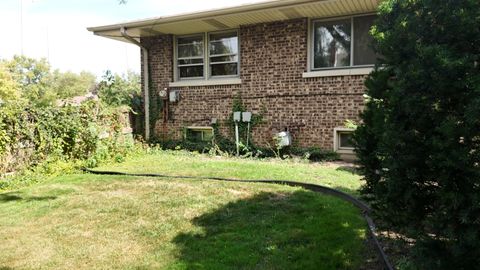Tiny photo for 494 E Atwood Court, Elmhurst, IL 60126 (MLS # 12383051)
