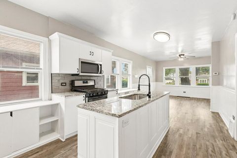 Tiny photo for 4163 Eberly Avenue, Brookfield, IL 60513 (MLS # 12714281)