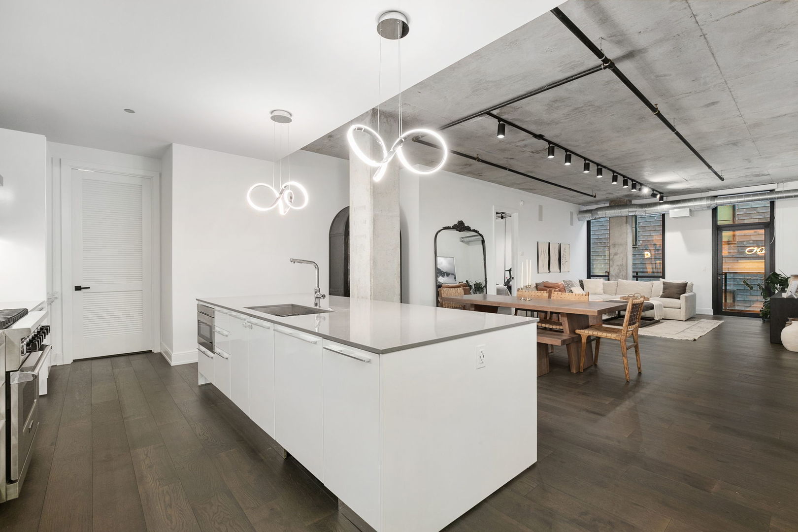 111 S Peoria Street 506