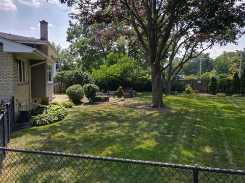 Tiny photo for 502 S Reuter Drive, Arlington Heights, IL 60005 (MLS # 12439270)