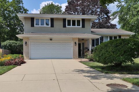 Tiny photo for 502 S Reuter Drive, Arlington Heights, IL 60005 (MLS # 12439270)