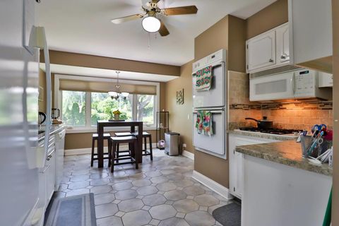 Tiny photo for 502 S Reuter Drive, Arlington Heights, IL 60005 (MLS # 12439270)