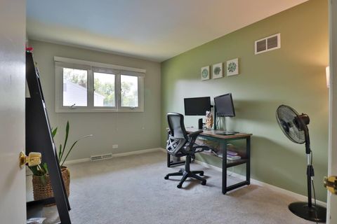 Tiny photo for 502 S Reuter Drive, Arlington Heights, IL 60005 (MLS # 12439270)