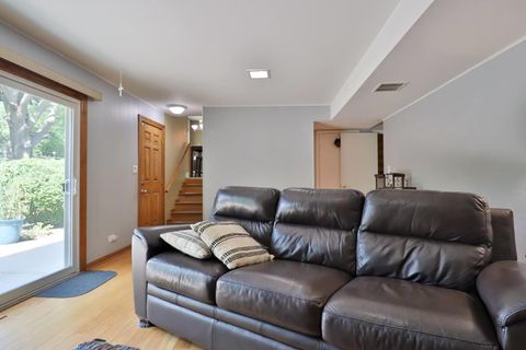 Tiny photo for 502 S Reuter Drive, Arlington Heights, IL 60005 (MLS # 12439270)