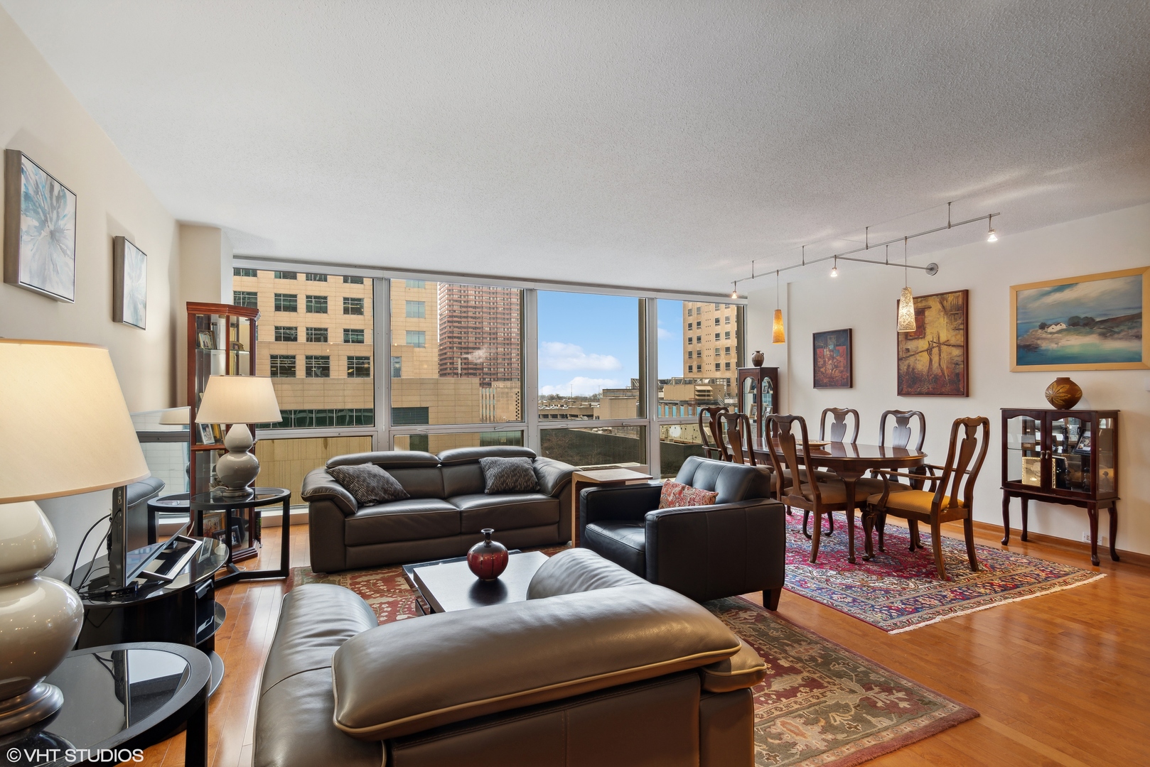 330 W Diversey Parkway 708