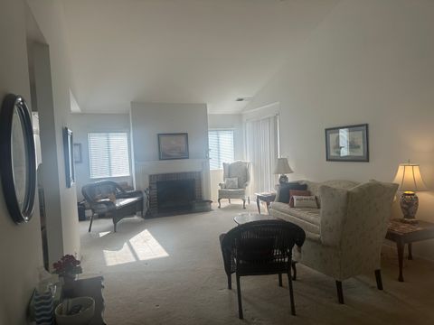Tiny photo for Schaumburg, IL 60194 (MLS # 12549544)
