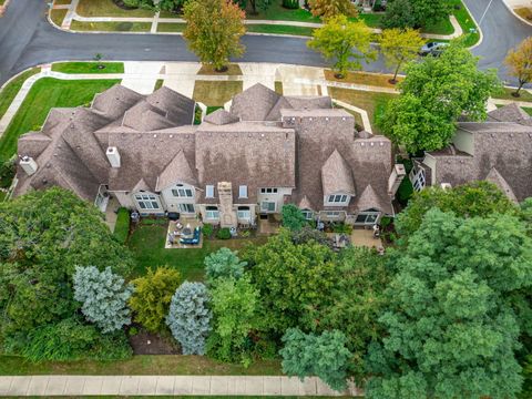 Tiny photo for 5509 Aspen Avenue #6, Downers Grove, IL 60515 (MLS # 12486187)