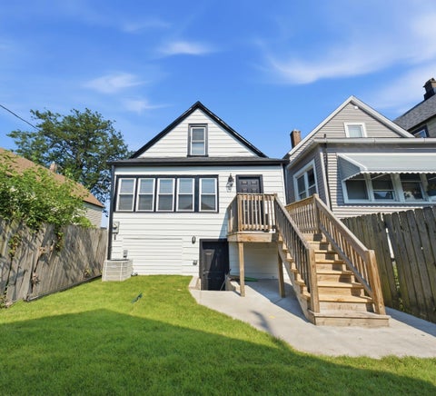Tiny photo for 10546 S Avenue J, Chicago, IL 60617 (MLS # 12768266)