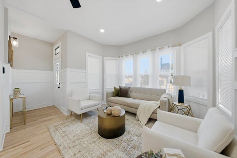 Tiny photo for 10546 S Avenue J, Chicago, IL 60617 (MLS # 12768266)