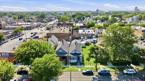 Tiny photo for 10546 S Avenue J, Chicago, IL 60617 (MLS # 12768266)