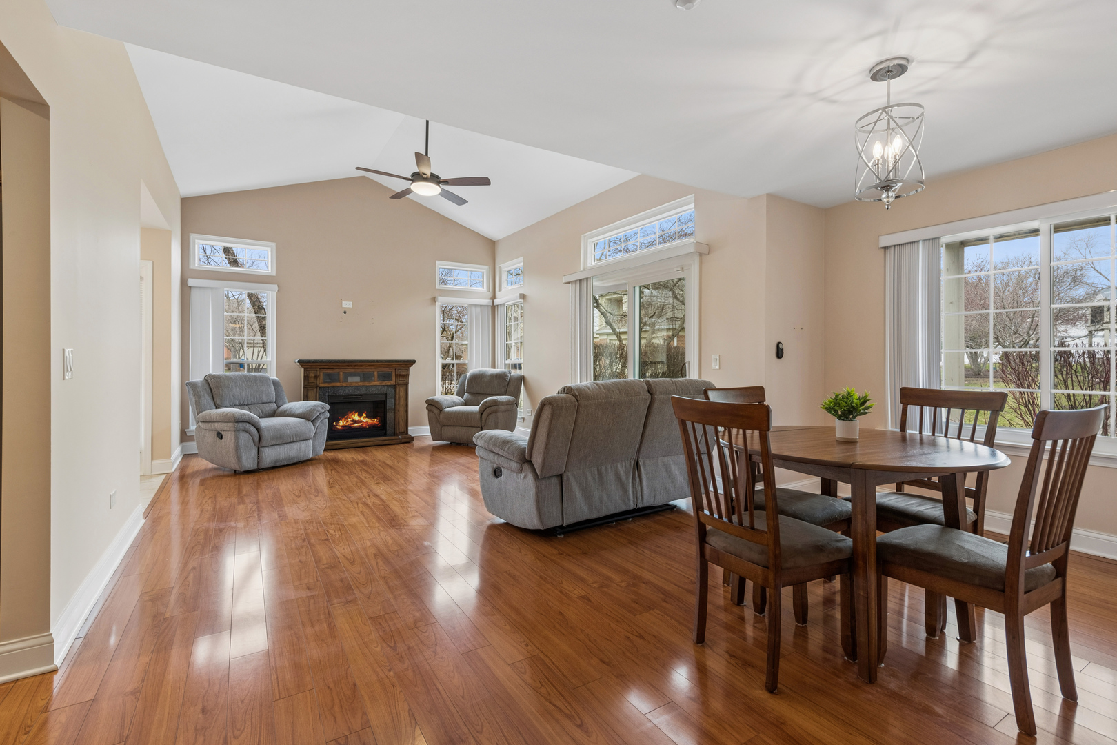 1675 Chelmsford Court 1