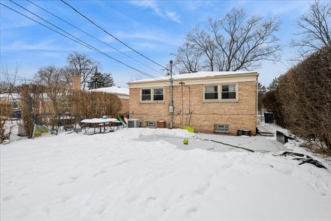 Tiny photo for 718 Lawler Avenue, Wilmette, IL 60091 (MLS # 12562469)