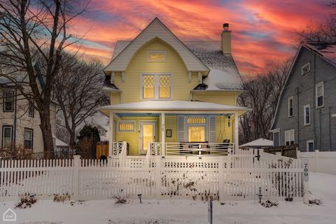 A home in Waukegan