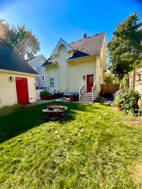 A home in Waukegan