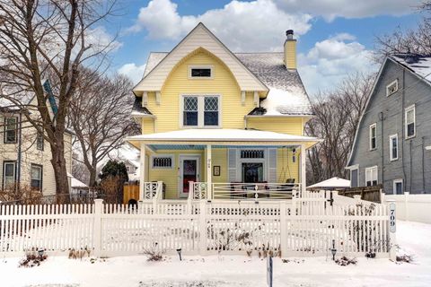 A home in Waukegan