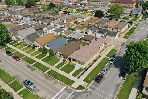 Tiny photo for 6500 W 64th Street, Chicago, IL 60638 (MLS # 12639412)