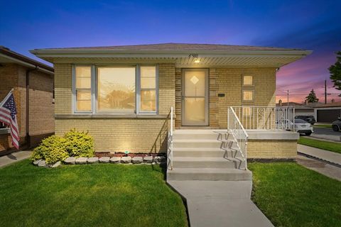 Tiny photo for 6500 W 64th Street, Chicago, IL 60638 (MLS # 12639412)
