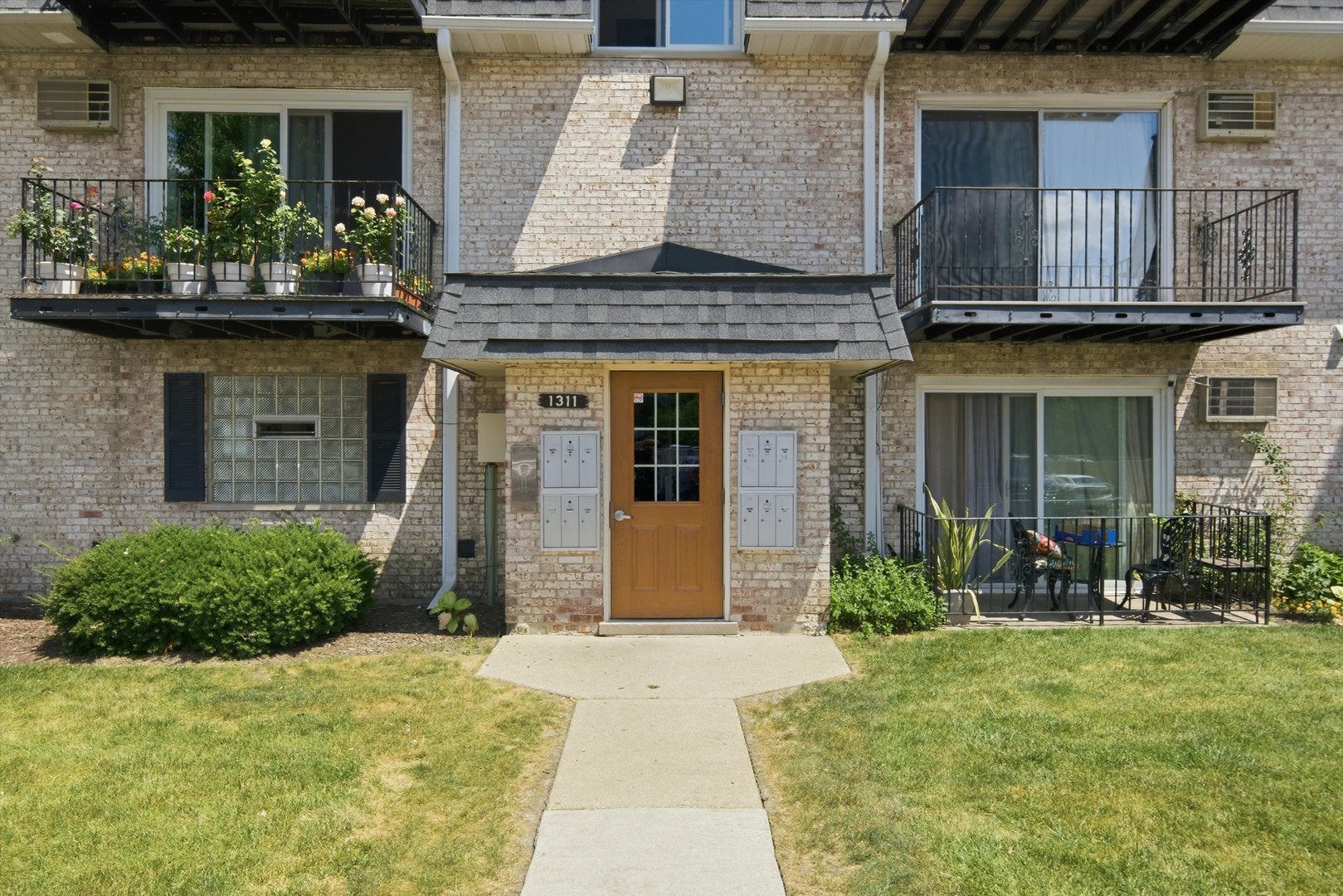 1311 N Baldwin Court 3A