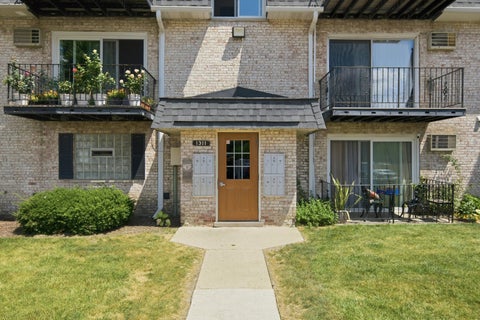 Tiny photo for 1311 N Baldwin Court #3A, Palatine, IL 60074 (MLS # 12715093)