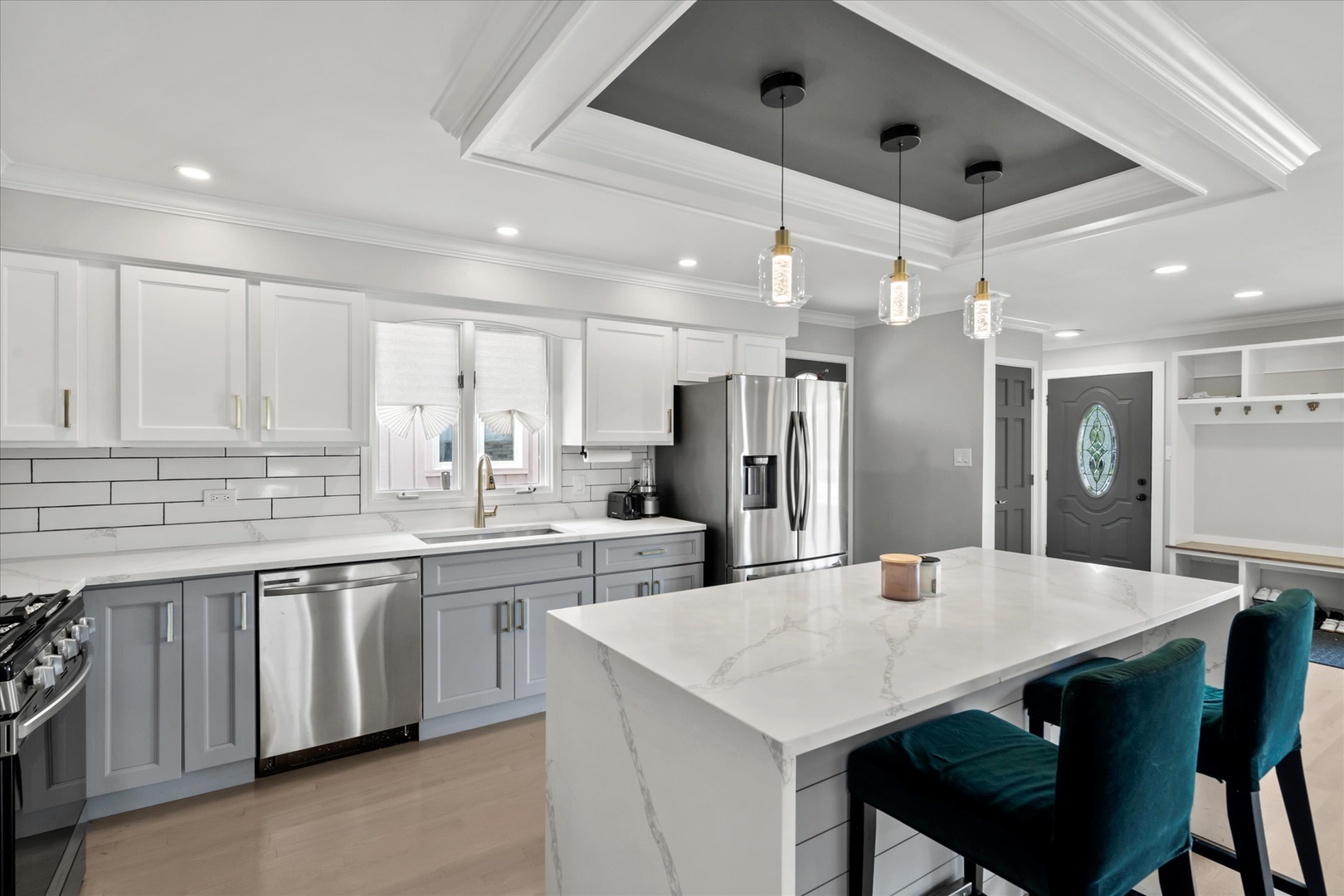 5809 W 90TH Place