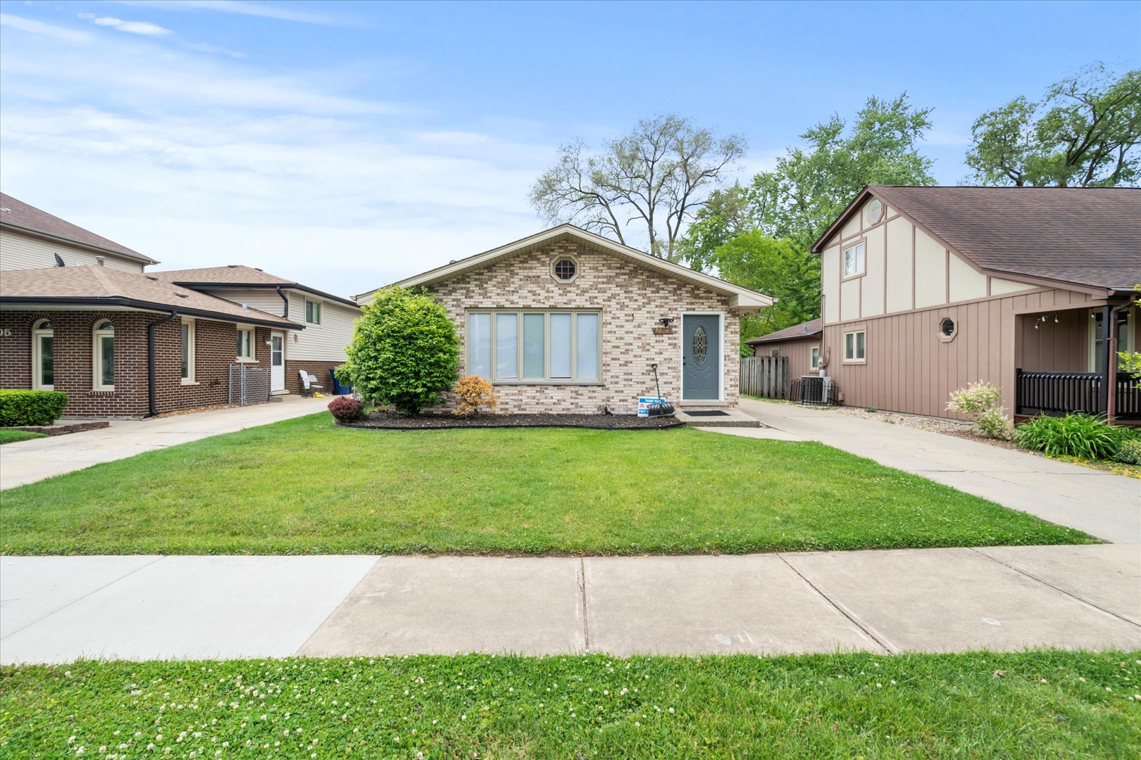 5809 W 90TH Place