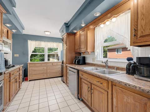 Tiny photo for 1019 WAKEMAN Avenue, Wheaton, IL 60187 (MLS # 12705058)
