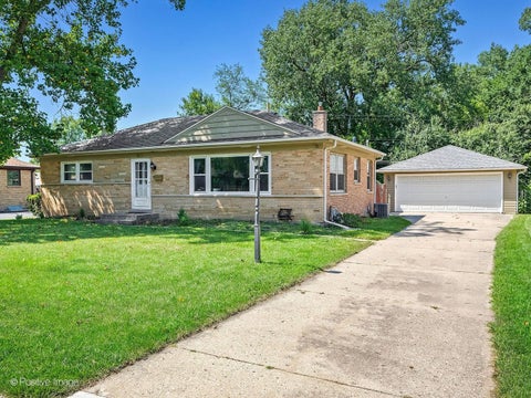 Tiny photo for 1019 WAKEMAN Avenue, Wheaton, IL 60187 (MLS # 12705058)
