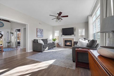 Tiny photo for 10484 Lyonheart Lane, Bloomington, IL 61705 (MLS # 12504696)