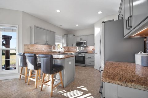 Tiny photo for 10484 Lyonheart Lane, Bloomington, IL 61705 (MLS # 12504696)