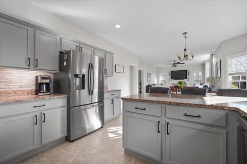 Tiny photo for 10484 Lyonheart Lane, Bloomington, IL 61705 (MLS # 12504696)